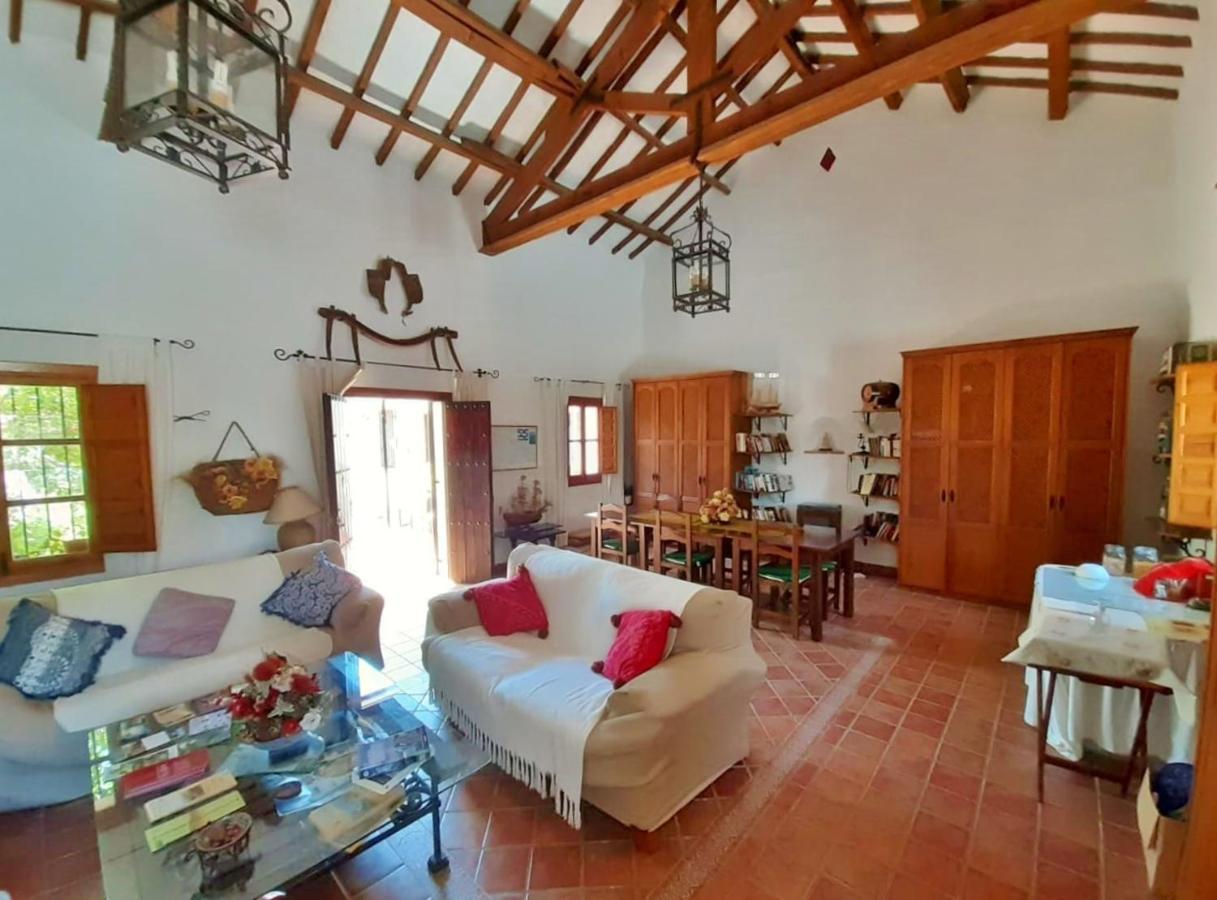 Escuela La Crujia Bed & Breakfast Velez Malaga Exterior photo